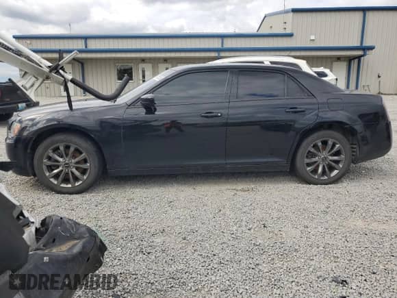 2014 Chrysler 300 S с VIN 2C3CCAGG5EH229195, выставлен на аукционе Copart как лот 69842395 с пробегом Не указан миль и Списание • Salvage title. История ставок и продаж доступна на DreamBid. Изображение 1.