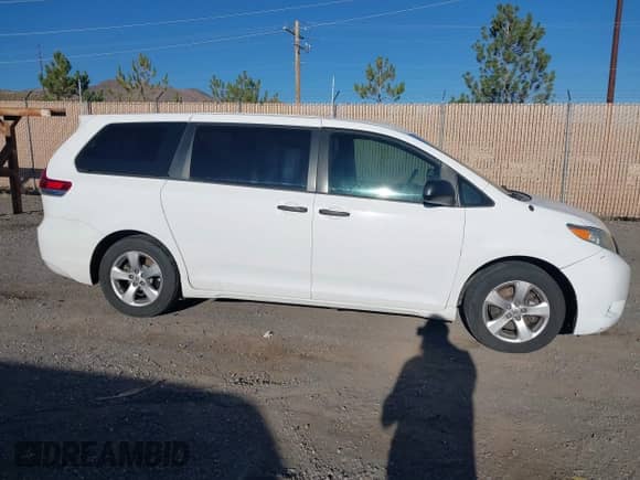 2013 Toyota Sienna L with VIN 5TDZK3DC4DS357028, listed as a IAAI auction lot 43496567 with 294,032 mi miles and . Bid and sale history available at DreamBid. Image 13.