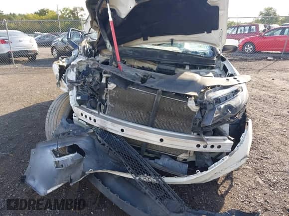 2017 Honda Pilot EX-L с VIN 5FNYF6H52HB085022, выставлен на аукционе IAAI как лот 43314113 с пробегом Не указан миль и . История ставок и продаж доступна на DreamBid. Изображение 17.