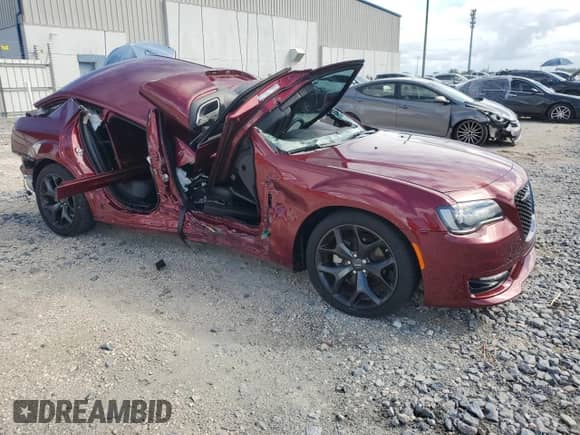 2023 Chrysler 300 Touring L with VIN 2C3CCADG1PH552232, listed as a Copart auction lot 84742735 with Not provided miles and Non repairable. Bid and sale history available at DreamBid. Image 4.