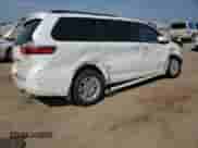 2016 Toyota Sienna XLE with VIN 5TDYK3DC2GS743642, listed as a Copart auction lot 80794035 with 89,471 mi miles and Salvage title. Bid and sale history available at DreamBid. Image 3.
