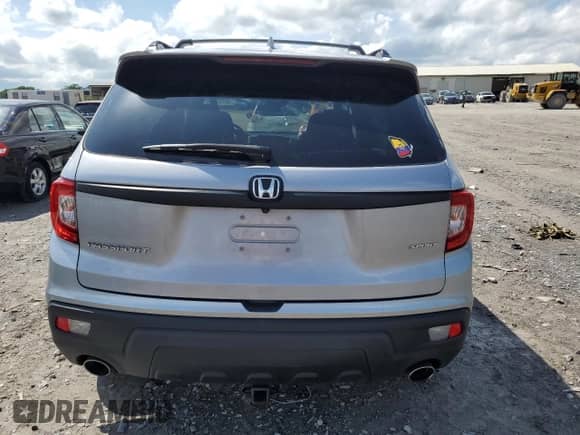 2021 Honda Passport Sport z VIN 5FNYF7H29MB002515, wystawiony jako Copart lot #58759645 z przebiegiem 61 602 mil mil oraz Szkoda całkowita • Salvage title. Historia ofert i sprzedaży dostępna na DreamBid. Obrazek 6.