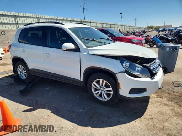 2016 Volkswagen Tiguan S z VIN WVGAV7AX0GW602944, wystawiony jako Copart lot #71832455 z przebiegiem 80 203 mil mil oraz Szkoda całkowita • Salvage title. Historia ofert i sprzedaży dostępna na DreamBid. Obrazek 4.