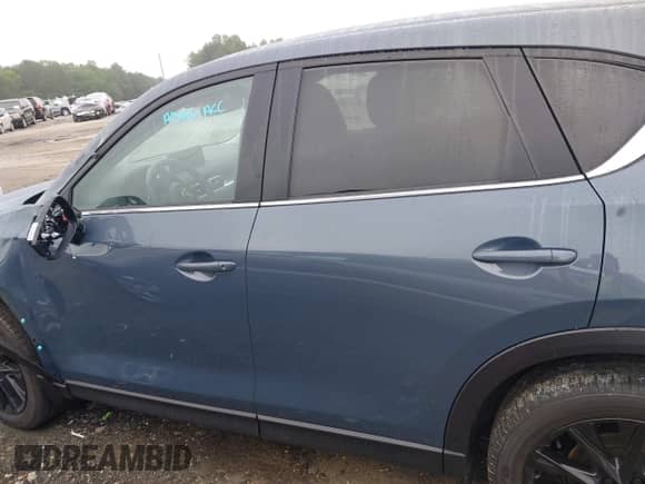 2024 Mazda CX-5 S Preferred z VIN JM3KFBCL4R0517217, wystawiony jako IAAI lot #42643323 z przebiegiem 7 072 mil mil oraz . Historia ofert i sprzedaży dostępna na DreamBid. Obrazek 14.