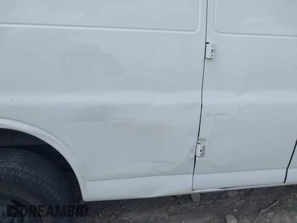 2019 Chevrolet Express Cargo с VIN 1GCWGBFGXK1369600, выставлен на аукционе IAAI как лот 43337240 с пробегом 169 566 миль миль и . История ставок и продаж доступна на DreamBid. Изображение 6.