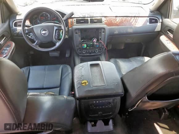 2008 Chevrolet Tahoe LTZ с VIN 1GNFC13J18R108007, выставлен на аукционе Copart как лот 58102505 с пробегом 270 847 миль миль и Чистый • Clean title. История ставок и продаж доступна на DreamBid. Изображение 8.