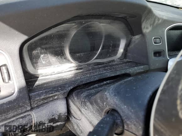 2018 Volvo S60 Inscription Platinum с VIN LYV402HM6JB172770, выставлен на аукционе Copart как лот 76245474 с пробегом Не указан миль и На запчасти • Non repairable. История ставок и продаж доступна на DreamBid. Изображение 9.