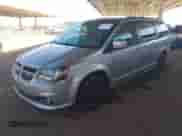 2019 Dodge Grand Caravan GT z VIN 2C4RDGEG1KR671406, wystawiony jako IAAI lot #43370010 z przebiegiem 147 333 mil mil oraz . Historia ofert i sprzedaży dostępna na DreamBid. Obrazek 2.