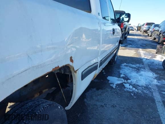 2000 Chevrolet Silverado 2500 LS с VIN 1GCFC29UXYZ178749, выставлен на аукционе IAAI как лот 41357415 с пробегом 214 523 миль миль и . История ставок и продаж доступна на DreamBid. Изображение 16.