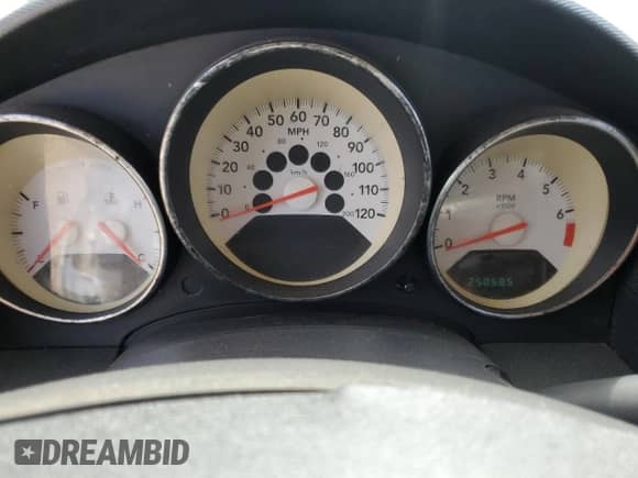 2008 Dodge Caliber SXT with VIN 1B3HB48BX8D786275, listed as a Copart auction lot 85390385 with 250,585 mi miles and Salvage title. Bid and sale history available at DreamBid. Image 9.