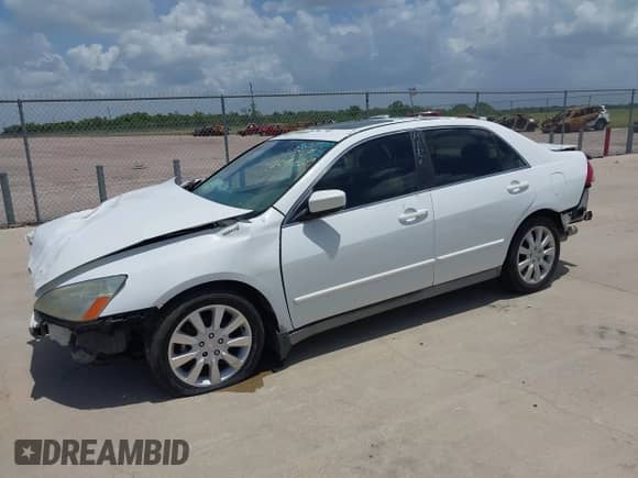 2006 Honda Accord LX with VIN 1HGCM66396A030589, listed as a IAAI auction lot 42729590 with 277,843 mi miles and . Bid and sale history available at DreamBid. Image 2.