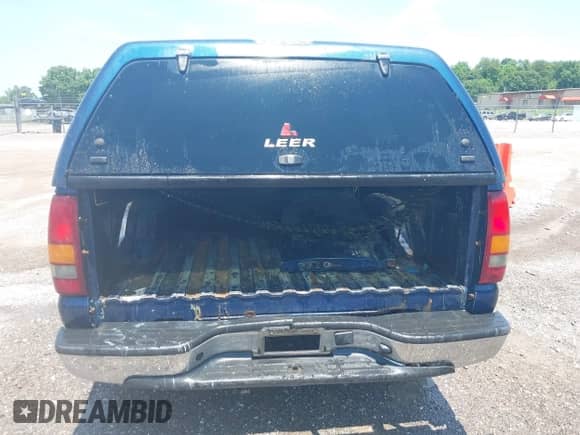 2002 Chevrolet Silverado 1500 LS с VIN 2GCEC19T421315911, выставлен на аукционе IAAI как лот 42451778 с пробегом 362 601 миль миль и . История ставок и продаж доступна на DreamBid. Изображение 6.