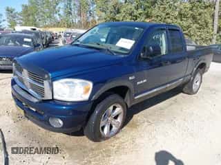 2008 Dodge 1500 Laramie z VIN 1D3HU18228J183983, wystawiony jako IAAI lot #43466299 z przebiegiem 151 591 mil mil oraz . Historia ofert i sprzedaży dostępna na DreamBid. Obrazek 2.