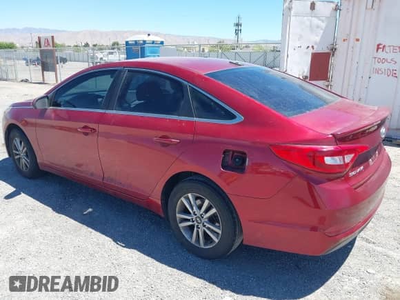 2016 Hyundai Sonata SE z VIN 5NPE24AF6GH403097, wystawiony jako IAAI lot #42893852 z przebiegiem 160 624 mil mil oraz . Historia ofert i sprzedaży dostępna na DreamBid. Obrazek 3.