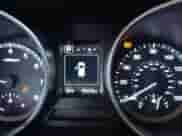 2017 Hyundai Santa Fe 2.4L z VIN 5XYZT3LB1HG496347, wystawiony jako IAAI lot #43306805 z przebiegiem 126 233 mil mil oraz . Historia ofert i sprzedaży dostępna na DreamBid. Obrazek 16.