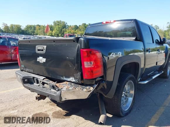 2011 Chevrolet Silverado 1500 LTZ with VIN 3GCUKTE2XBG259942, listed as a IAAI auction lot 43181017 with 219,497 mi miles and . Bid and sale history available at DreamBid. Image 6.