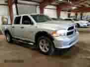 2016 Ram 1500 Tradesman z VIN 1C6RR7KG4GS289406, wystawiony jako Copart lot #56061535 z przebiegiem 97 420 mil mil oraz Czysty tytuł • Clean title. Historia ofert i sprzedaży dostępna na DreamBid. Obrazek 13.