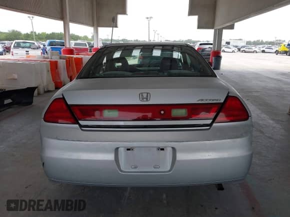 2002 Honda Accord EX with VIN 1HGCG32552A015594, listed as a IAAI auction lot 42402274 with 194,685 mi miles and . Bid and sale history available at DreamBid. Image 16.