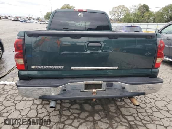2006 Chevrolet Silverado 1500 Work Truck with VIN 1GCEC19V56Z228467, listed as a Copart auction lot 72442784 with 231,534 mi miles and Salvage title. Bid and sale history available at DreamBid. Image 6.