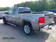 2013 GMC Sierra 1500 SLE z VIN 1GTR1VE08DZ365005, wystawiony jako IAAI lot #42213848 z przebiegiem 78 106 mil mil oraz . Historia ofert i sprzedaży dostępna na DreamBid. Obrazek 3.