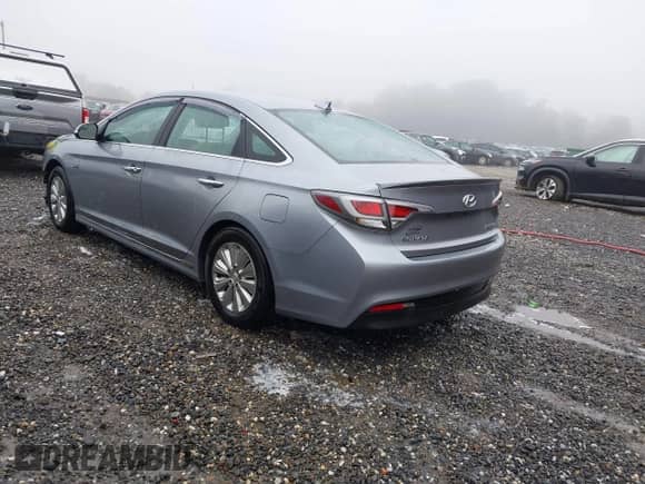 2016 Hyundai Sonata SE with VIN KMHE24L12GA023498, listed as a IAAI auction lot 43245124 with 81,788 mi miles and . Bid and sale history available at DreamBid. Image 3.
