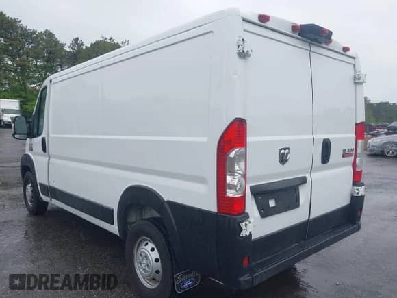 2021 Ram ProMaster Cargo z VIN 3C6LRVAG9ME521265, wystawiony jako IAAI lot #42277174 z przebiegiem 47 023 mil mil oraz . Historia ofert i sprzedaży dostępna na DreamBid. Obrazek 3.