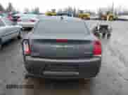 2017 Chrysler 300 S с VIN 2C3CCABG5HH505919, выставлен на аукционе IAAI как лот 41847391 с пробегом 120 438 миль миль и . История ставок и продаж доступна на DreamBid. Изображение 16.