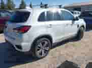 2021 Mitsubishi Outlander ES z VIN JA4ARUAU7MU003537, wystawiony jako IAAI lot #43092424 z przebiegiem 49 791 mil mil oraz . Historia ofert i sprzedaży dostępna na DreamBid. Obrazek 4.