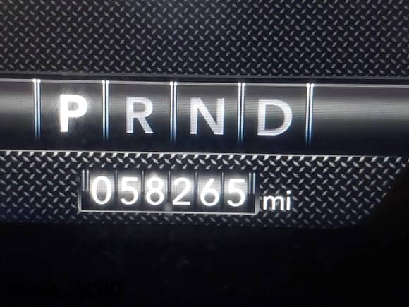 2020 Ram 1500 Rebel z VIN 1C6SRFLT0LN162491, wystawiony jako IAAI lot #41841159 z przebiegiem 58 265 mil mil oraz . Historia ofert i sprzedaży dostępna na DreamBid. Obrazek 16.