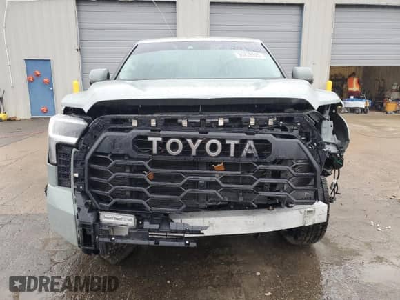 2023 Toyota Tundra Limited с VIN 5TFJA5DB6PX101006, выставлен на аукционе Copart как лот 90439305 с пробегом 10 342 миль миль и Списание • Salvage title. История ставок и продаж доступна на DreamBid. Изображение 5.