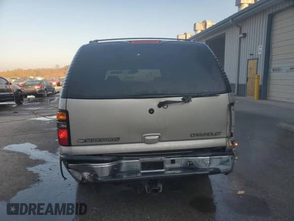 2005 Chevrolet Suburban LS with VIN 3GNFK16Z75G127872, listed as a Copart auction lot 77887864 with 201,471 mi miles and Salvage title. Bid and sale history available at DreamBid. Image 6.