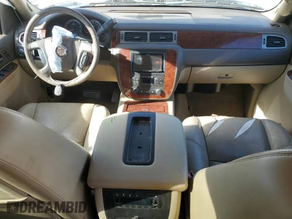 2010 Chevrolet Suburban LTZ с VIN 1GNUCKE03AR279509, выставлен на аукционе Copart как лот 58542045 с пробегом 255 821 миль миль и Списание • Salvage title. История ставок и продаж доступна на DreamBid. Изображение 8.