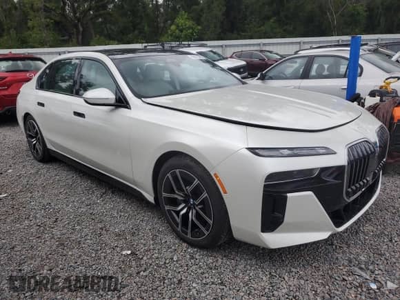 2024 BMW 7 Series 740i с VIN WBA23EH09RCS93505, выставлен на аукционе Copart как лот 69671945 с пробегом 31 миль миль и На запчасти • Non repairable. История ставок и продаж доступна на DreamBid. Изображение 4.