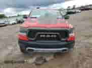2020 Ram 1500 Rebel z VIN 1C6SRFLT5LN142849, wystawiony jako Copart lot #70570685 z przebiegiem 63 406 mil mil oraz Szkoda całkowita • Salvage title. Historia ofert i sprzedaży dostępna na DreamBid. Obrazek 5.