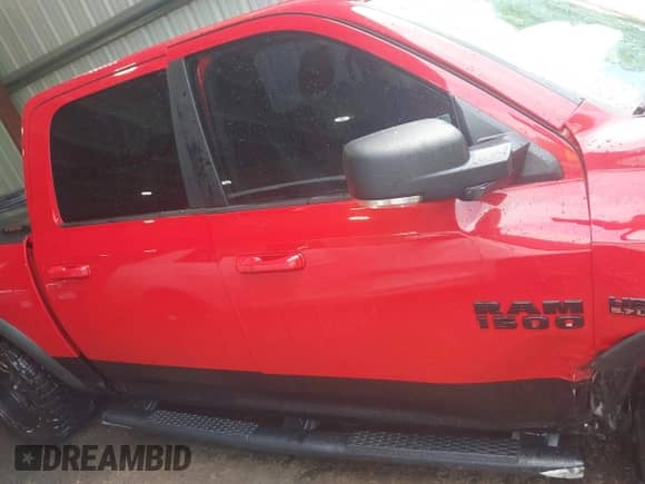 2017 Ram 1500 Rebel z VIN 1C6RR7YT7HS553644, wystawiony jako IAAI lot #42171417 z przebiegiem 191 069 mil mil oraz . Historia ofert i sprzedaży dostępna na DreamBid. Obrazek 14.