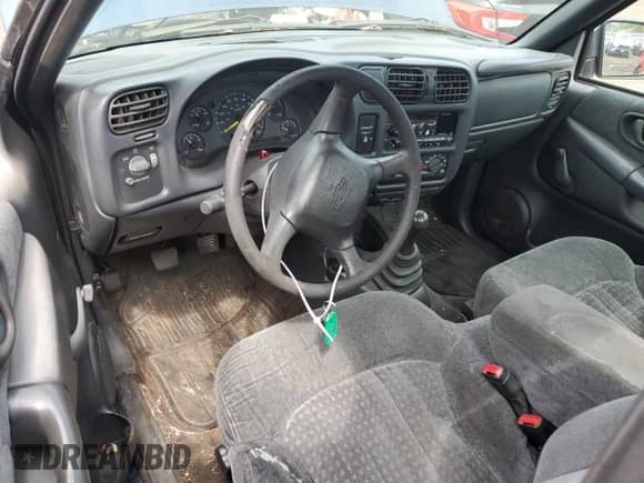 2000 Chevrolet S-10 с VIN 1GCCS1443YK149965, выставлен на аукционе Copart как лот 63531754 с пробегом 318 459 миль миль и На запчасти • Non repairable. История ставок и продаж доступна на DreamBid. Изображение 8.