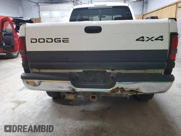 1999 Dodge 2500 with VIN 3B7KF23Z5XG126714, listed as a Copart auction lot 61977325 with 198,740 mi miles and Clean title. Bid and sale history available at DreamBid. Image 6.