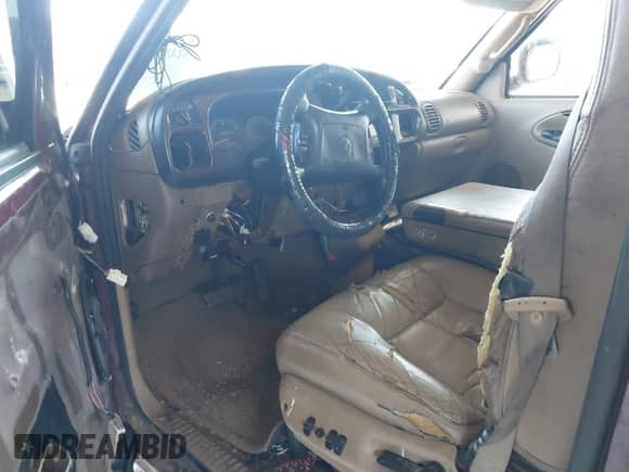2000 Dodge 2500 with VIN 3B7KC2364YG142578, listed as a IAAI auction lot 42456567 with 326,789 mi miles and . Bid and sale history available at DreamBid. Image 5.