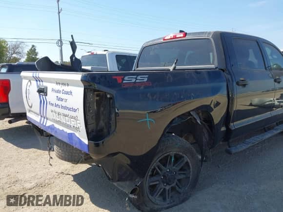 2020 Toyota Tundra SR5 с VIN 5TFDY5F19LX875273, выставлен на аукционе IAAI как лот 43152678 с пробегом 168 862 миль миль и . История ставок и продаж доступна на DreamBid. Изображение 6.
