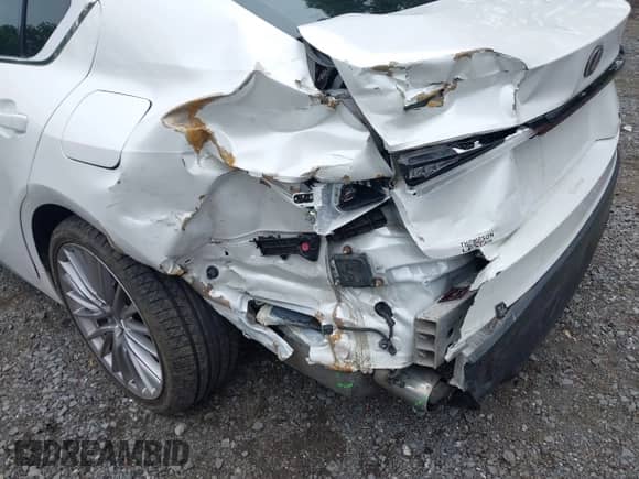 2023 Lexus IS 300 z VIN JTHD81F21P5050734, wystawiony jako IAAI lot #42464046 z przebiegiem 25 957 mil mil oraz . Historia ofert i sprzedaży dostępna na DreamBid. Obrazek 6.