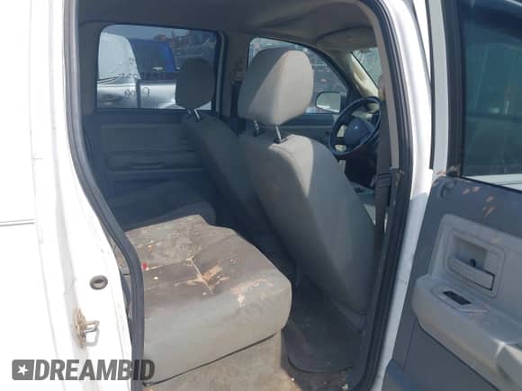 2005 Dodge Dakota SLT с VIN 1D7HE48KX5S244516, выставлен на аукционе IAAI как лот 42581297 с пробегом 247 599 миль миль и . История ставок и продаж доступна на DreamBid. Изображение 8.