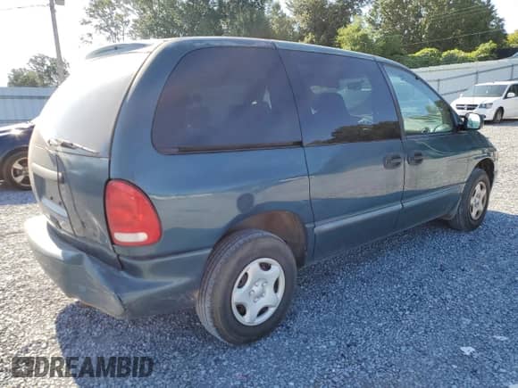 2000 Dodge Caravan with VIN 2B4GP2538YR743903, listed as a Copart auction lot 71625075 with 105,499 mi miles and Salvage title. Bid and sale history available at DreamBid. Image 3.