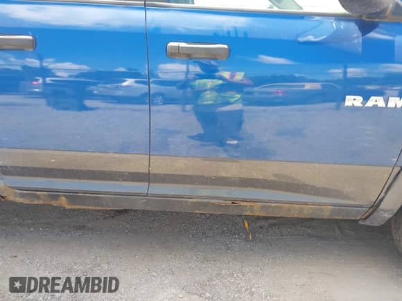 2009 Dodge 1500 SLT with VIN 1D3HV18T19S745549, listed as a IAAI auction lot 42743725 with 178,193 mi miles and . Bid and sale history available at DreamBid. Image 21.