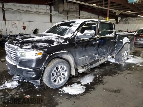 2022 Ram 1500 Longhorn z VIN 1C6SRFKT0NN411313, wystawiony jako Copart lot #45018705 z przebiegiem 30 949 mil mil oraz Szkoda całkowita • Salvage title. Historia ofert i sprzedaży dostępna na DreamBid. Obrazek 1.