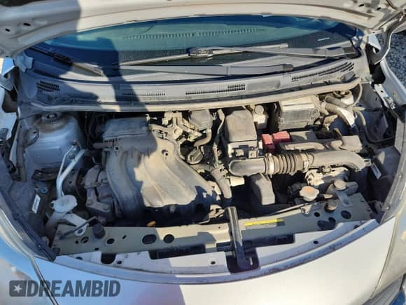 2015 Nissan Note SV z VIN 3N1CE2CPXFL353105, wystawiony jako Copart lot #85847345 z przebiegiem 95 386 mil mil oraz Szkoda całkowita • Salvage title. Historia ofert i sprzedaży dostępna na DreamBid. Obrazek 11.