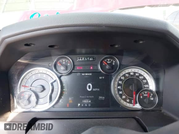 2017 Ram 1500 Big Horn z VIN 1C6RR7LMXHS878188, wystawiony jako IAAI lot #43176010 z przebiegiem 115 315 mil mil oraz . Historia ofert i sprzedaży dostępna na DreamBid. Obrazek 7.