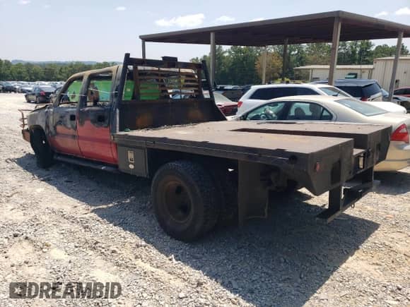 2006 Chevrolet Silverado 3500 DRW Wrk Trk с VIN 1GCJK33206F131187, выставлен на аукционе Copart как лот 68281934 с пробегом Не указан миль и Списание • Salvage title. История ставок и продаж доступна на DreamBid. Изображение 2.