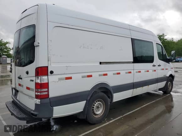 2008 Dodge Sprinter with VIN WD0PE845585339489, listed as a Copart auction lot 55142285 with 365,858 mi miles and Non repairable. Bid and sale history available at DreamBid. Image 3.