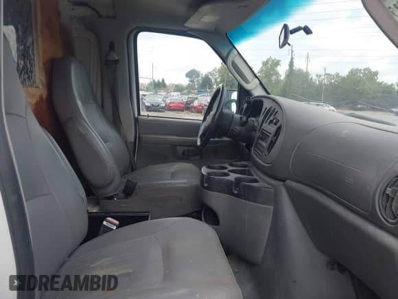 2006 Ford Econoline Cargo with VIN 1FTNE24W06DA77101, listed as a IAAI auction lot 42740817 with 196,854 mi miles and . Bid and sale history available at DreamBid. Image 5.