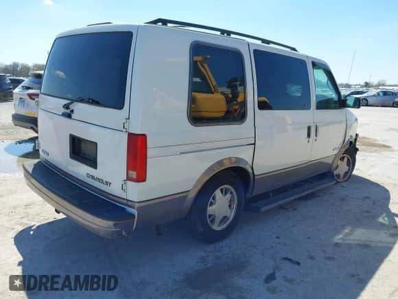 1999 Chevrolet Astro Cargo YF7 с VIN 1GBDM19W4XB142681, выставлен на аукционе IAAI как лот 41867860 с пробегом 207 581 миль миль и . История ставок и продаж доступна на DreamBid. Изображение 4.